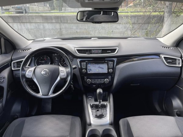 Tirane, shes SUV | Fuoristrad | Xhip NISSAN QASHQAI Nafte, gri e erret automatik Klima 165.000 km 11.900 €