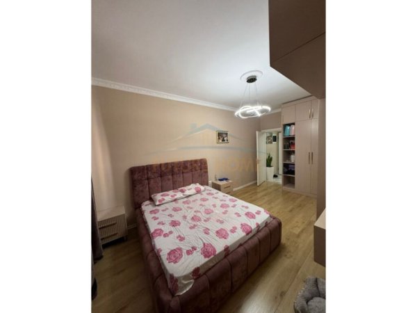 Tirane, shitet apartament Kati 3, 140 m² 225.000 € (Yzberisht Kompleksi Grand Galery.)