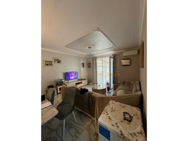 Tirane, shitet apartament Kati 3, 140 m² 225.000 € (Yzberisht Kompleksi Grand Galery.)