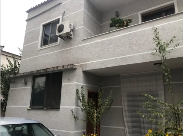 Tirane, shitet shtepi 2 Katshe , 205 m² 220.000 € (Rruga "5 Maji", mbrapa Concord Center)