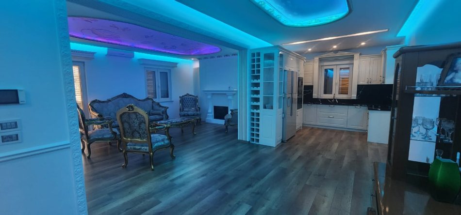 Tirane, jepet me qera Vile , 10.000 € (Prane Fakultetit te Ekonomise)