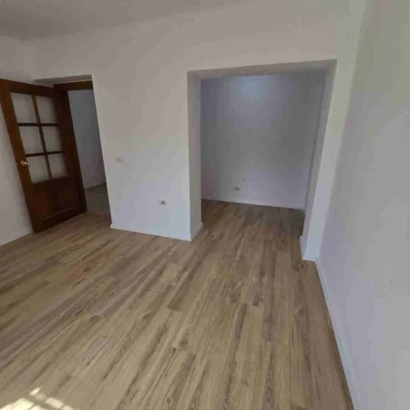 Tirane, shitet apartament 2+1+Ballkon Kati 1, 81 m² 138.000 € (Ali Demi)