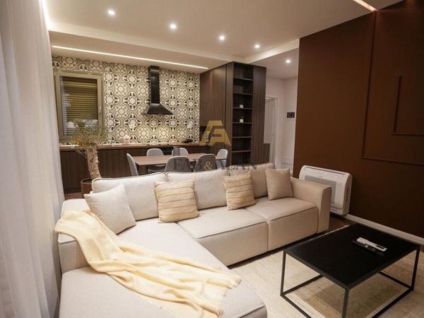 Tirane, jepet me qera apartament 1+1 Kati 8, 65 m² 600 € (Rruga e Dibres, Kompleksi Orion)