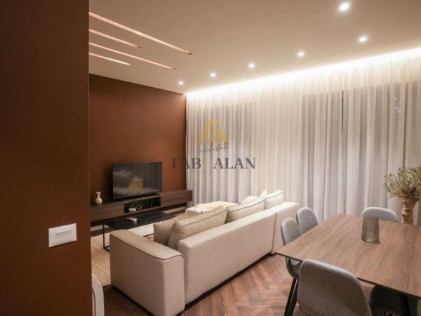 Tirane, jepet me qera apartament 1+1 Kati 8, 65 m² 600 € (Rruga e Dibres, Kompleksi Orion)