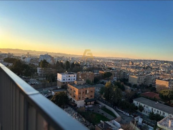 Tirane, jepet me qera apartament 1+1 Kati 8, 65 m² 600 € (Rruga e Dibres, Kompleksi Orion)