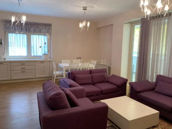 Tirane, jepet me qera apartament 2+1 Kati 2, 140 m² 900 € (pazari i ri)