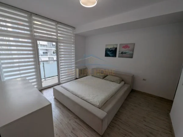 Tirane, shes apartament 2+1+Ballkon Kati 4, 114 m² 259.000 € (KOmuna e Parisit)