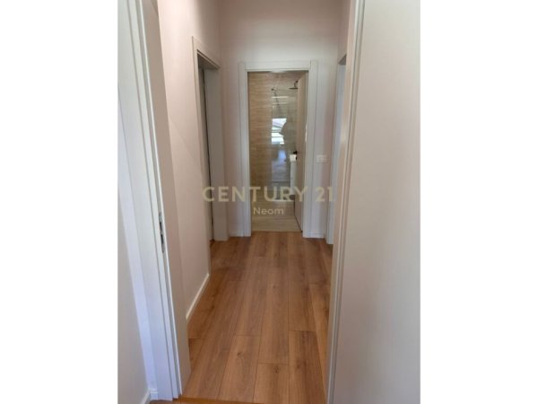 Tirane, jepet me qera apartament 2+1 Kati 3, 130 m² 1.100 € (coin)