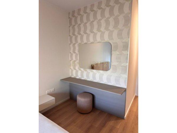 Tirane, jepet me qera apartament 2+1 Kati 3, 130 m² 1.100 € (coin)