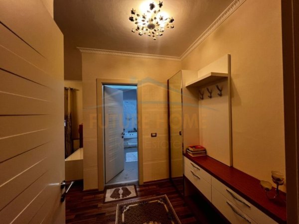 Durres, jepet me qera apartament 1+1 Kati 11, 94 m² 600 € (Vollga)