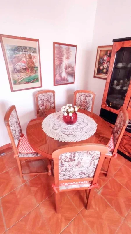 Tirane, jepet me qera apartament 2+1 Kati 4, 78 m² 650 € (SHKOLLA E KUQE)
