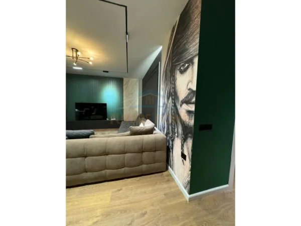 Tirane, shitet apartament 1+1 Kati 1, 80 m² 170.000 € (Farke)