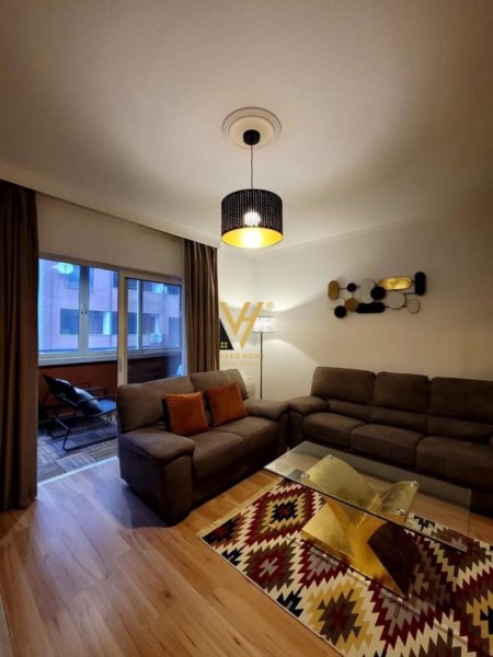 Tirane, jepet me qera apartament 2+1+Ballkon Kati 6, 108 m² 1.200 € (RRUGA NIKOLLA TUPE)