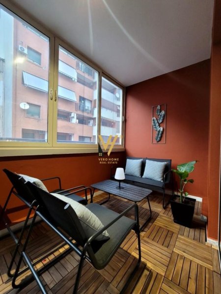 Tirane, jepet me qera apartament 2+1+Ballkon Kati 6, 108 m² 1.200 € (RRUGA NIKOLLA TUPE)