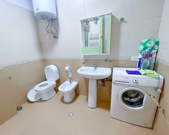 Tirane, jepet me qera apartament 1+1 Kati 6, 76 m² 600 Euro (Rruga e Kavajes)