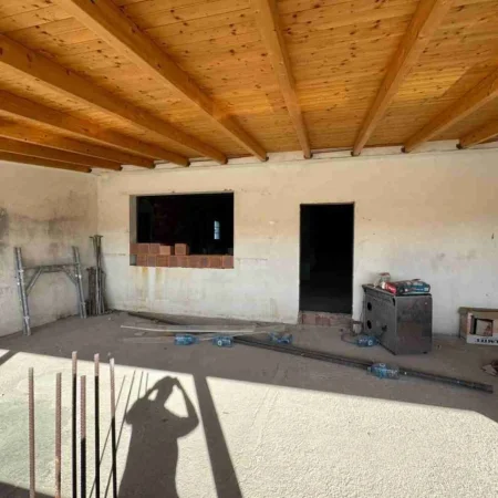 Tirane, jepet me qera ambjent biznesi Kati 4, 420 m² 1.500 € (Sauk)