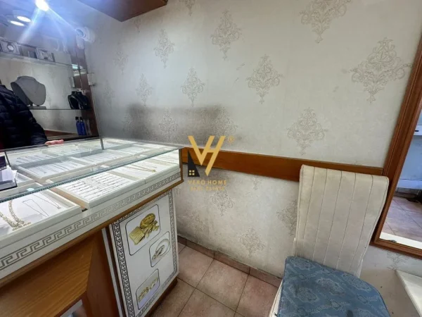 Tirane, jepet me qera ambjent biznesi Kati 0, 17 m² 1.000 € (BULEVARDI ZOGU I PARE)