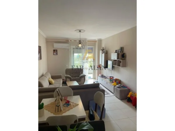 Tirane, shitet apartament 2+1+2 Kati 1, 114 m² 155.000 € (Kinostudio)