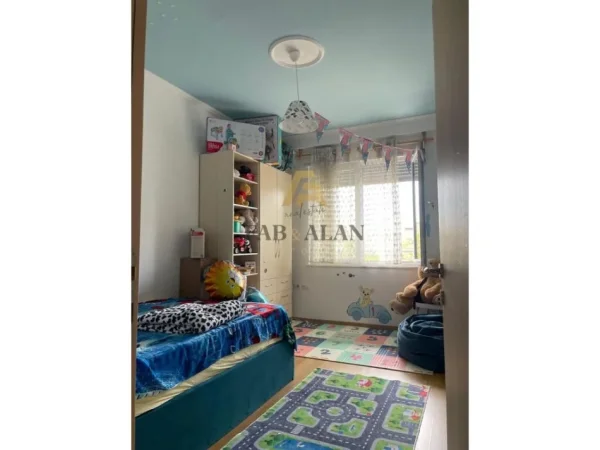 Tirane, shitet apartament 2+1+2 Kati 1, 114 m² 155.000 € (Kinostudio)