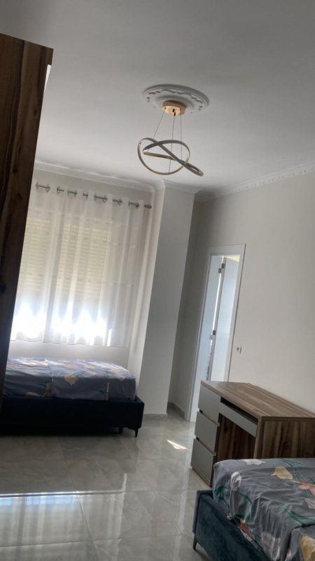 Tirane, jepet me qera apartament 2+1 Kati 5, 111 m² 500 € (fresku)