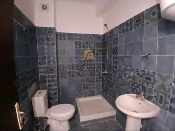 Tirane, shitet garsonier Kati 7, 47 m² 50.000 € (Fratari, Astir)