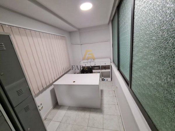 Tirane, jepet me qera ambjent biznesi Kati 1, 120 m² 950 € (Ish Blloku)