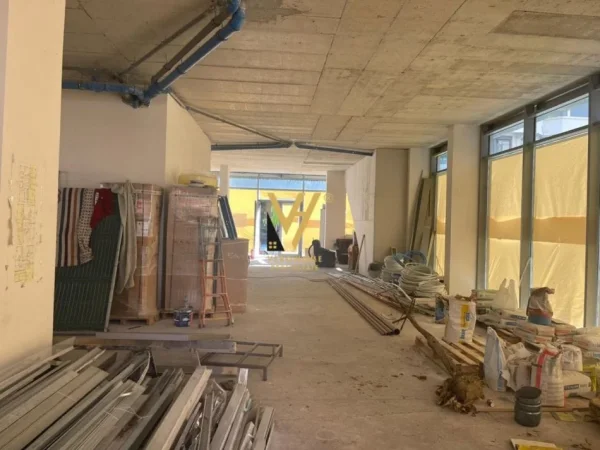 Tirane, shitet dyqan Kati 0, 376 m² 3.384.000 € (RRUGA E ELBASANIT)