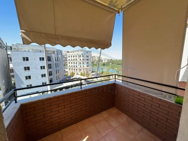 Tirane, jepet me qera apartament 2+1 Kati 4, 95 m² 650 € (LIQENI I THATE TIRANE)