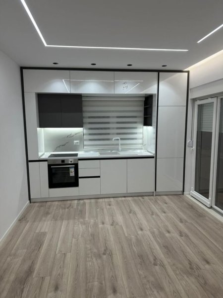 Tirane, jepet me qera apartament 2+1 Kati 3, 62 m² 800 € (Blllok)