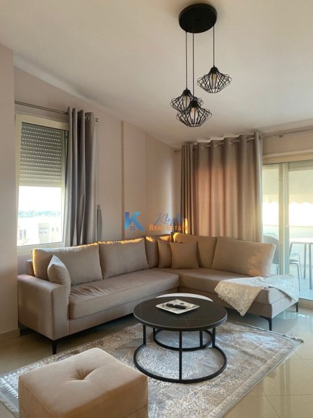 Tirane, jap me qera apartament 2+1+Ballkon Kati 5, 102 m² 750 € (Liqeni i Thate)