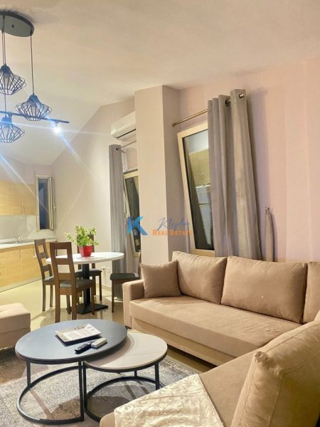 Tirane, jap me qera apartament 2+1+Ballkon Kati 5, 102 m² 750 € (Liqeni i Thate)