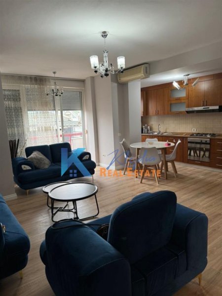 Tirane, jepet me qera apartament 2+1+Ballkon Kati 4, 108 m² 750 € (Kompleksi Colombo, Liqeni i Thate)