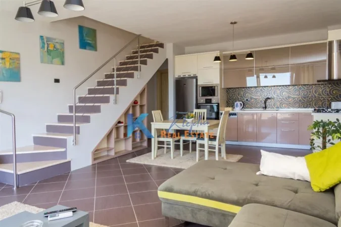 Tirane, jap me qera apartament 2+1+Ballkon Kati 3, 140 m² 1.000 € (Rezidenca Kodra e Diellit 1)