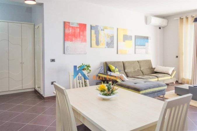 Tirane, jap me qera apartament 2+1+Ballkon Kati 3, 140 m² 1.000 € (Rezidenca Kodra e Diellit 1)