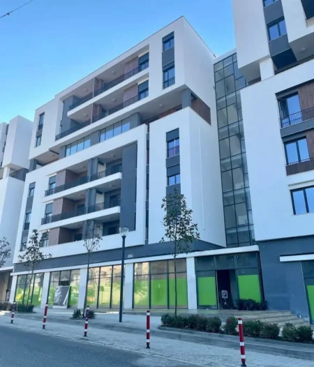 Tirane, shes apartament 2+1+Ballkon Kati 4, 104 m² 135.000 € (Shkoze)