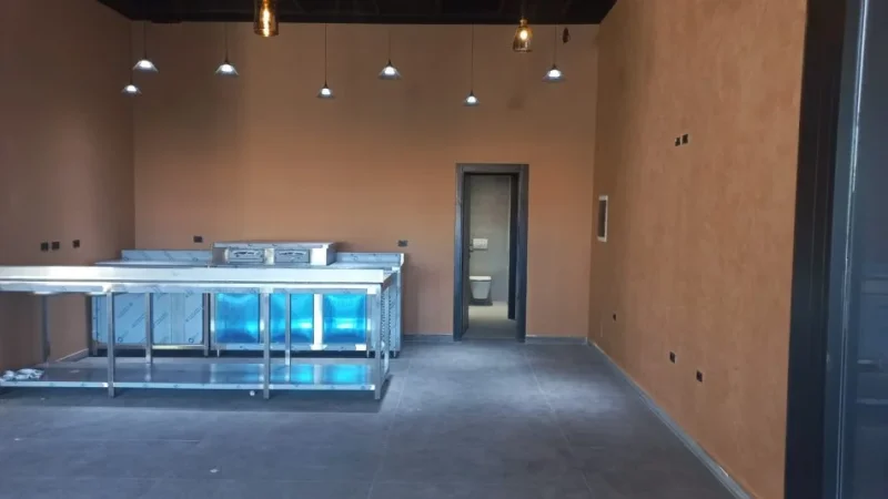 Tirane, jepet me qera lokal Kati 0, 135 m² 1.000 € (afer spitalit Amerikan 2)