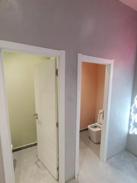 Tirane, jepet me qera ambjent biznesi Kati 0, 96 m² 1.500 € (rruga e elbasanit)