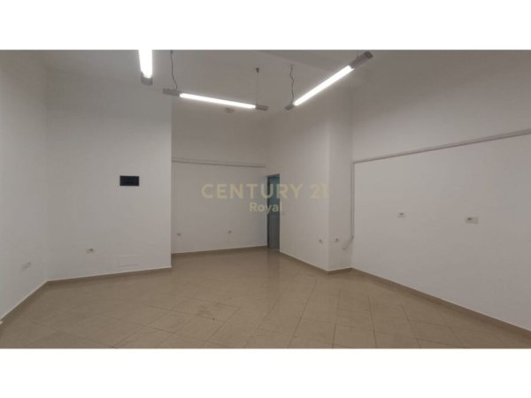 Tirane, shitet apartament 1+1 Kati 0, 45 m² 62.000 € (Pallati me shiigjeta)