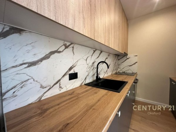 Tirane, shitet apartament 1+1 Kati 5, 56 m² 150.000 € (pazari i ri)
