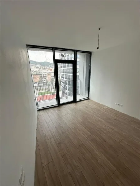 Tirane, jepet me qera apartament 1+1+Ballkon Kati 5, 70 m² 700 € (Lake View)