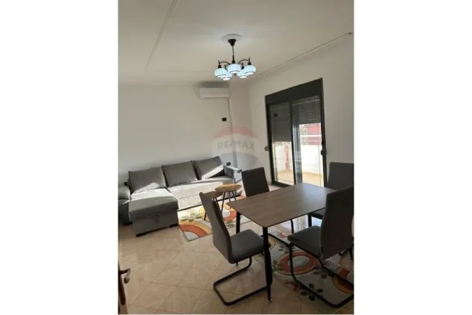 Tirane, jepet me qera apartament 2+1 , 80 m² 550 € (Laprakë,)