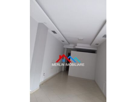 Tirane, shitet ambjent biznesi Kati 1, 45 m² (BULEVARDI BAJRAM CURRI)