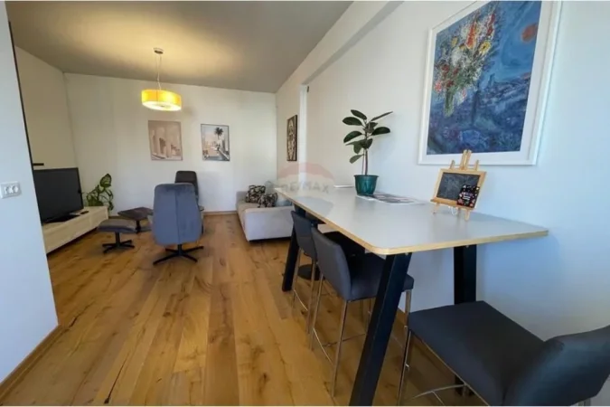 Tirane, jepet me qera zyre , 60 m² 850 € (Sheshi Wilson)