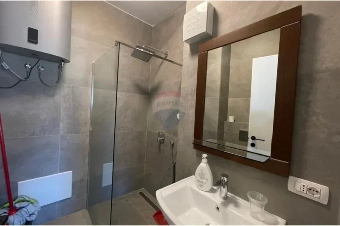 Tirane, jepet me qera zyre , 60 m² 850 € (Sheshi Wilson)