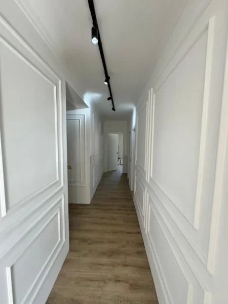 Tirane, shitet apartament 2+1+Ballkon , 104 m² 135.000 € (Vila L)