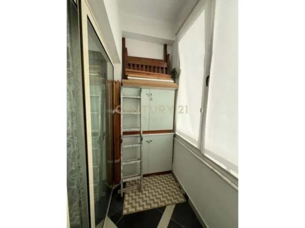 Tirane, jepet me qera apartament 2+1 Kati 1, 120 m² 500 € 