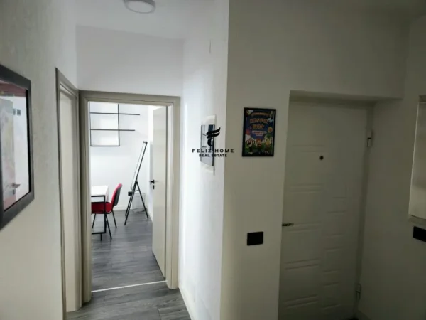 Tirane, jepet me qera zyre Kati 0, 95 m² 750 € (21 DHJETORI)