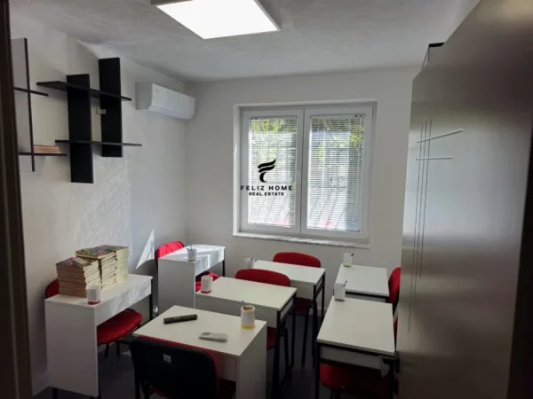 Tirane, jepet me qera zyre Kati 0, 95 m² 750 € (21 DHJETORI)