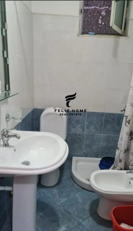Tirane, jepet me qera apartament 2+1 Kati 5, 106 m² 700 € (BLLOKU)