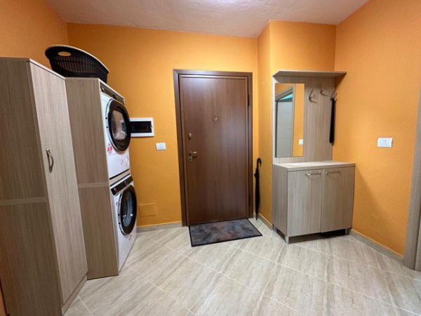 JEPET ME QERA APARTAMENT 2+1 I SAPOMOBILUAR, RRUGA JORDAN MISJA